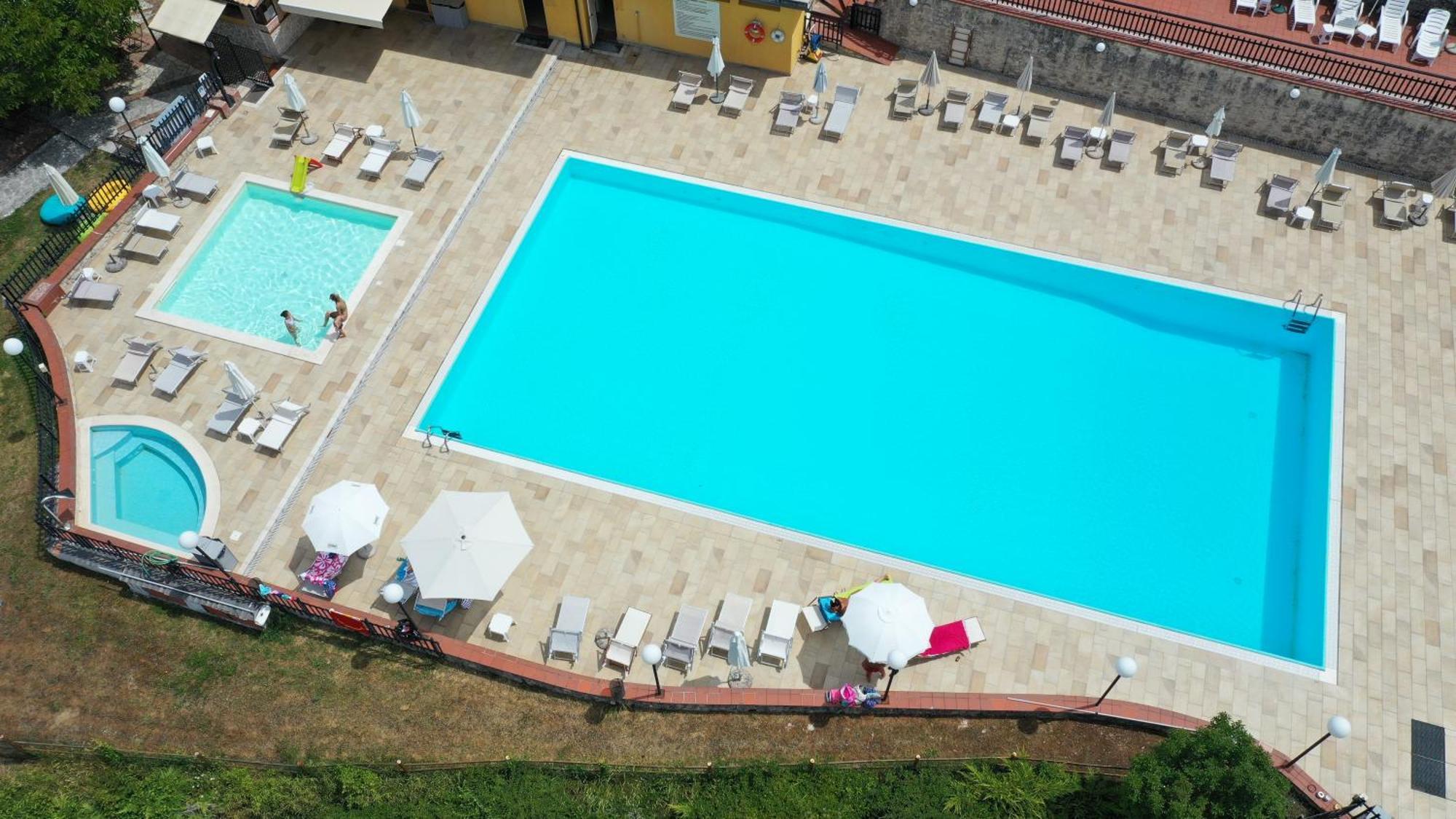 Hotel Pineta Ristorante Country House In Fabriano Campodonico  Екстер'єр фото