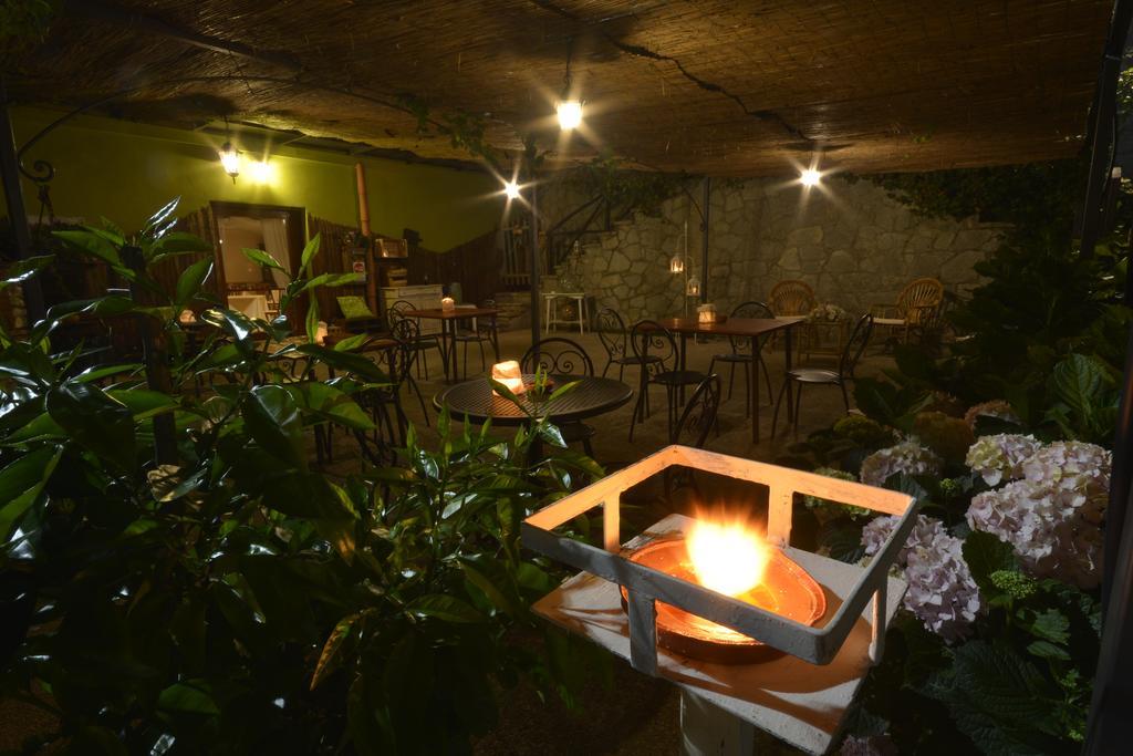 Hotel Pineta Ristorante Country House In Fabriano Campodonico  Екстер'єр фото